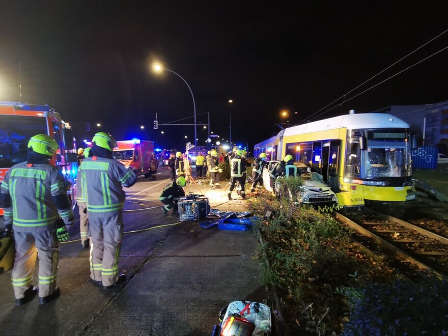 Technische Rettung an ausgeleuchteter Einsatzstelle