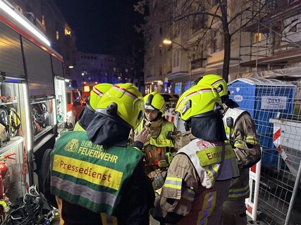 Lagebesprechung der Führungsdienste Lagebesprechung der Führungsdienste