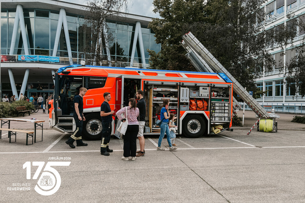 Berliner Feuerwehr bei der Langen Nacht der Wissenschaften 2026