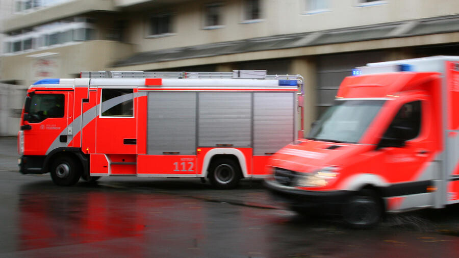 Löschfahrzeug und Rettungswagen