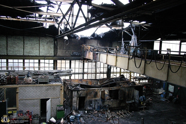 Fabrikhalle/ Brandschaden