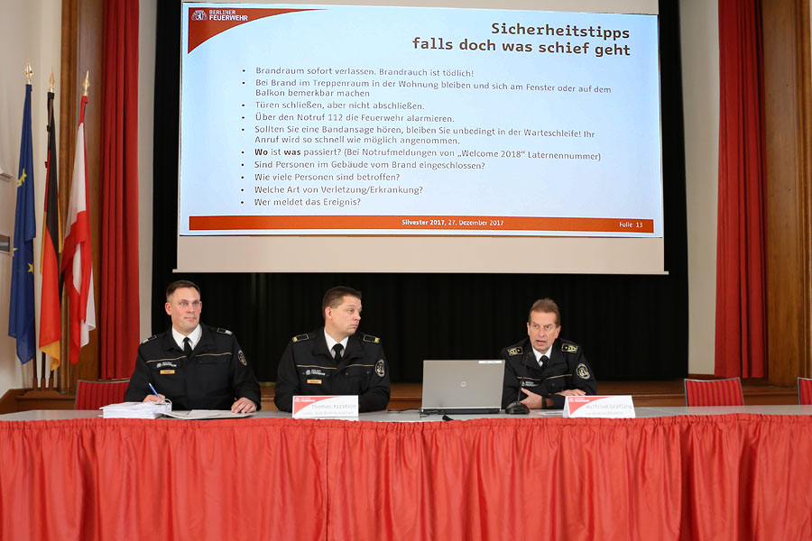 Landesbranddirektor Gräfling informiert über die Vorbereitung auf die Silvesternacht und gibt Sicherheitshinweise