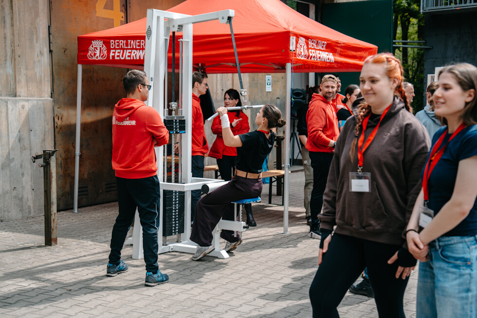 Teilnehmerinnen an der Station Fitness & Sportgeräte