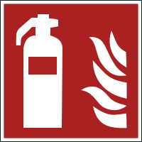 Hinweisschild mit Feuerlöscher und Flammen
