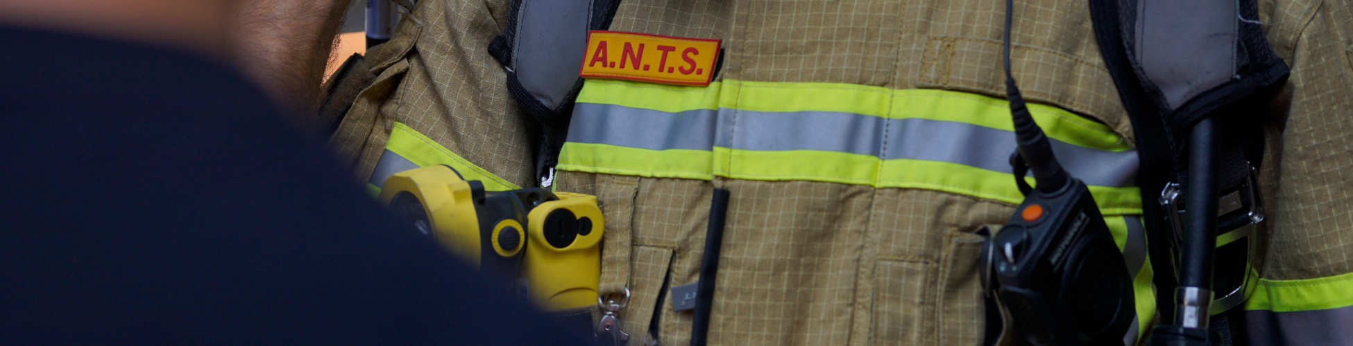 Schutzkleidung mit Aufnäher ANTS 