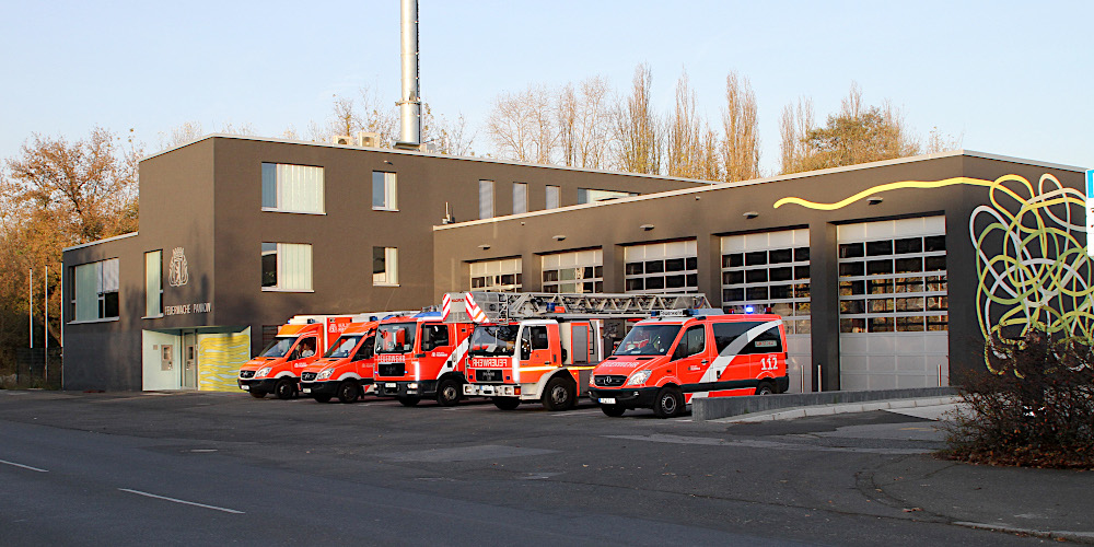 Feuerwache mit Fahrzeugen