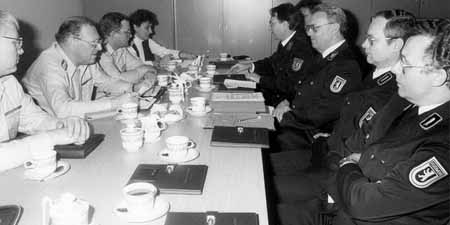 Symbolbild Feuerwehr im vereinigten Berlin nach 1990
