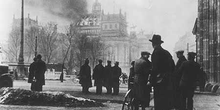 Symbolbild 1933: Reichstagsbrand