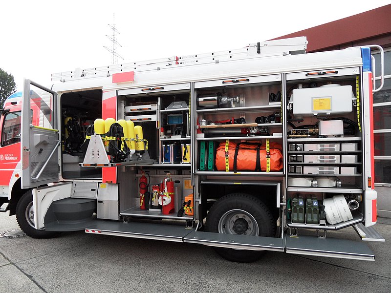 LHF 20/8 Allrad Seitenansicht mit geöffneten Fächern