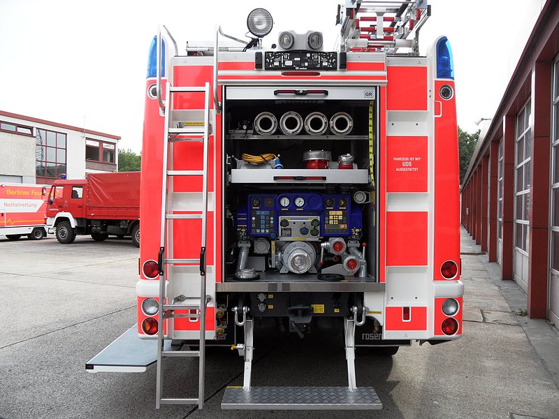 LHF 20/8 Allrad, Fahrzeugheck mit Pumpe