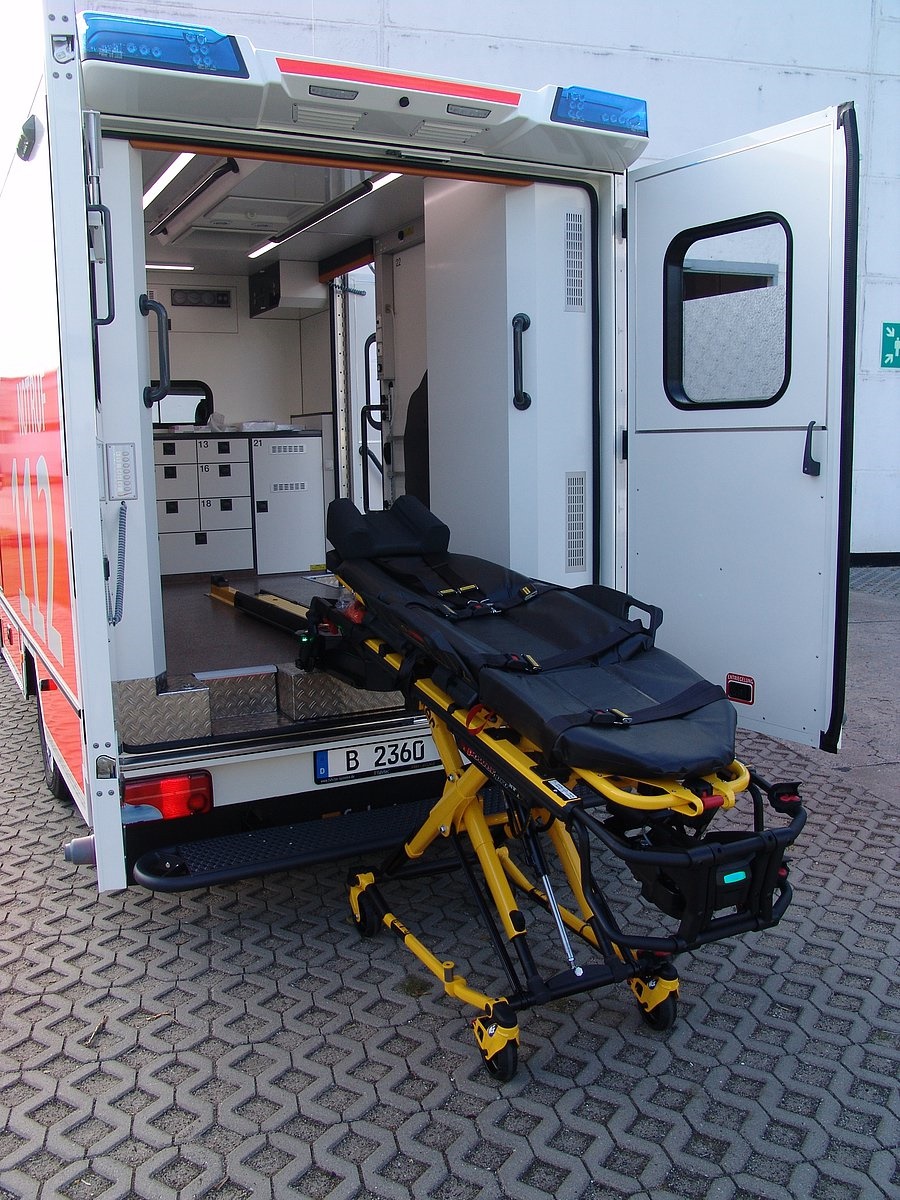 Rettungswagen Modell 2020, Heck mit Patiententrage