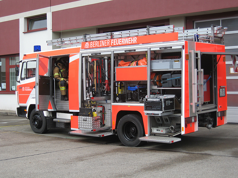Info-LHF, Ansicht Fahrerseite und Heck