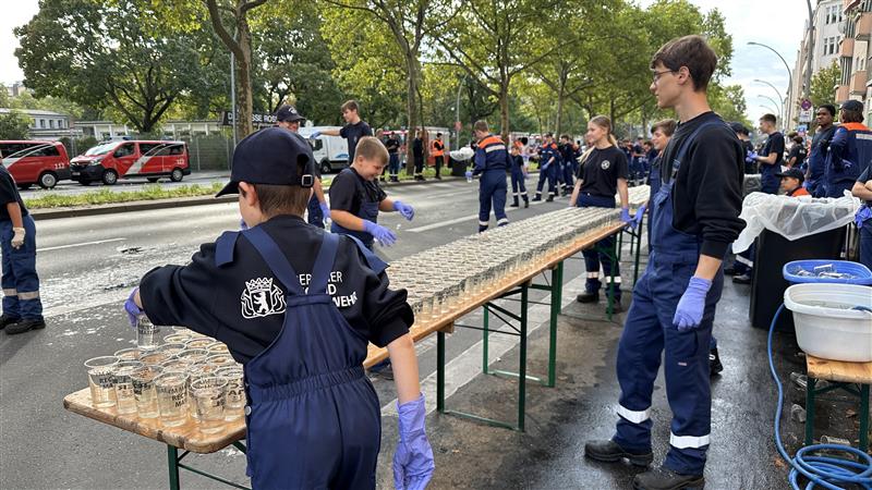 Verpflegungsstand der Jugendfeuerwehr bei Km 22