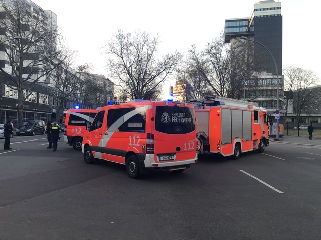 Bei einem Unfall in Schöneberg werden 2 Personen schwer verletzt.