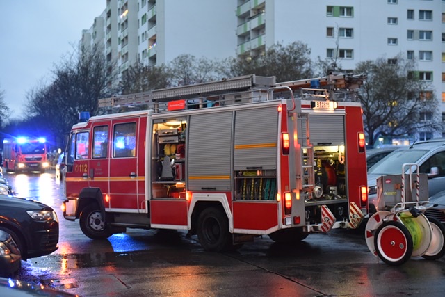 Auch Angehörige der Freiwilligen Feuerwehr unterstützten vor Ort