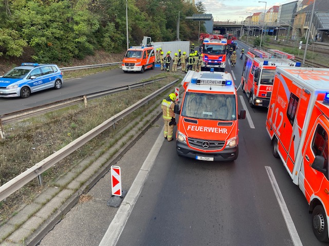 Komplettsperrung der BAB A 100 Richtung Süd.