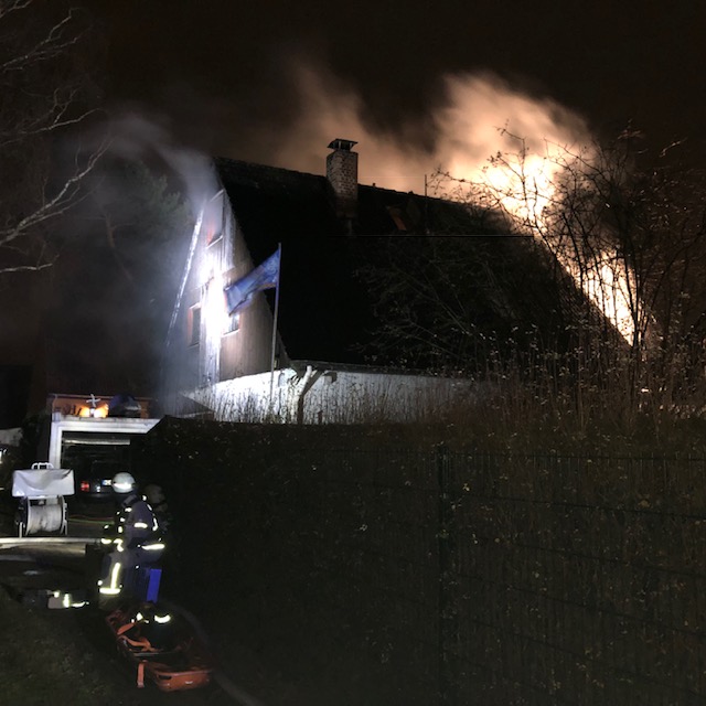 Brand eines Einfamilienhauses in Rudow