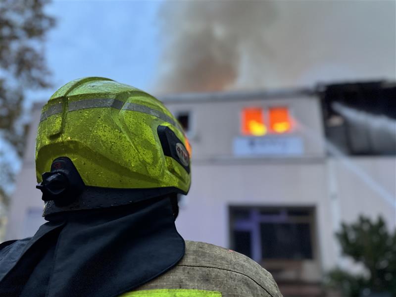 Einsatzkraft nach der Brandbekämpfung Einsatzkraft nach der Brandbekämpfung