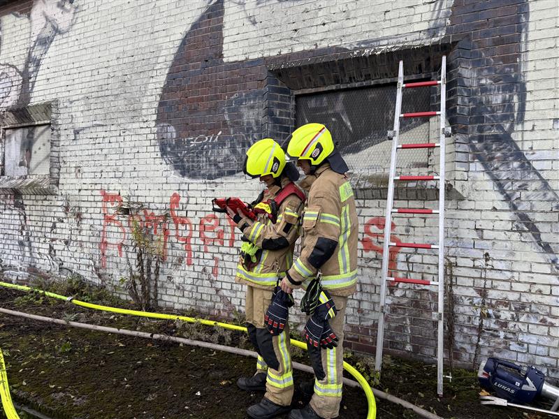 Führungskräfte bei der Lagebesprechung