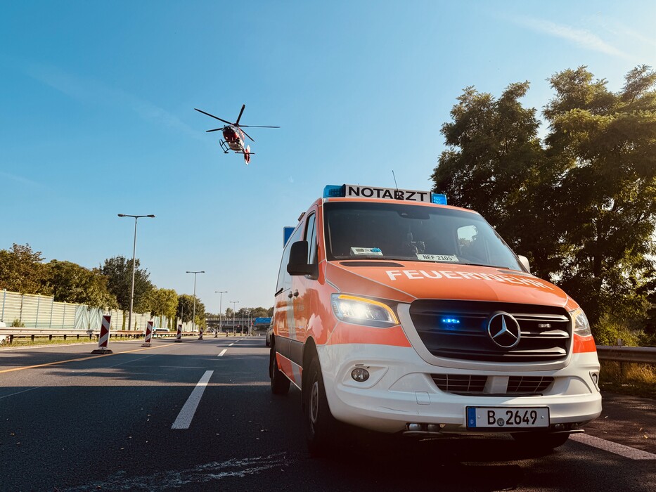 Verkehrsunfall auf der Autobahn in Tegel