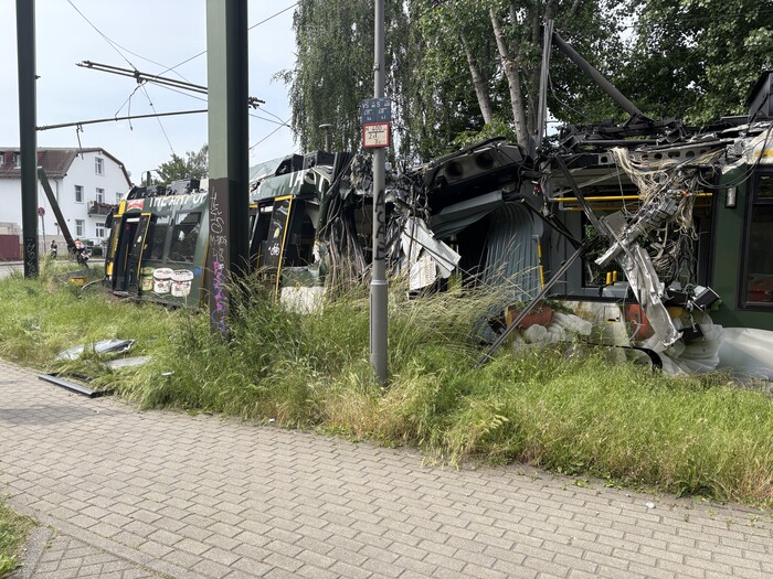 beschädigte Straßenbahn