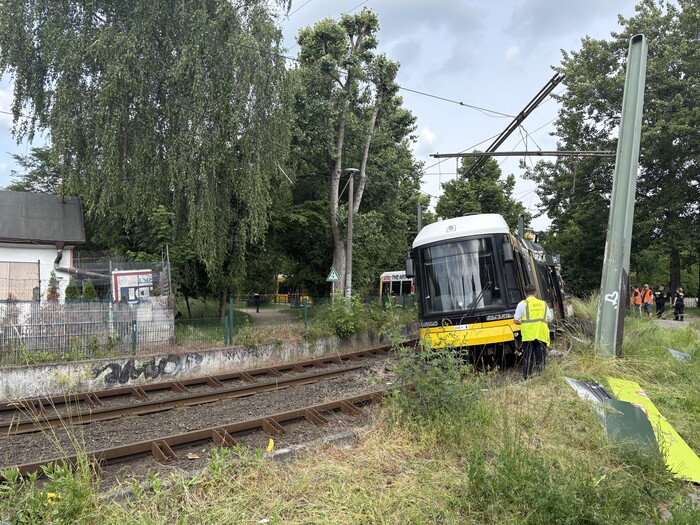 beschädigte Straßenbahn