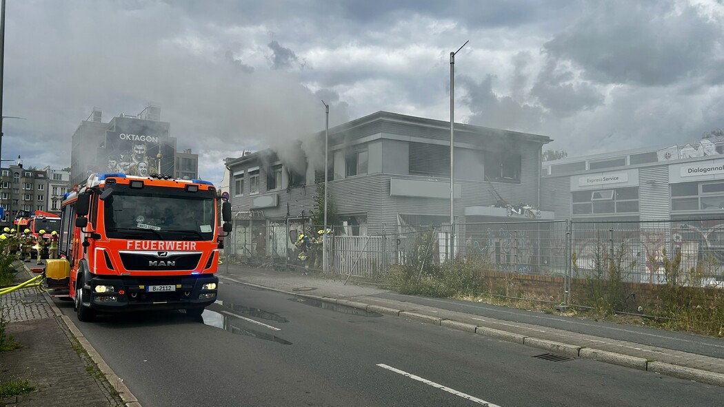 Brand eines ehemaligen Autohauses